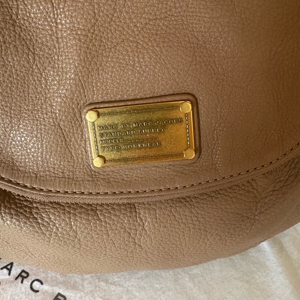 Marc by Marc Jacobs Classic Q Natasha Leather Bag - Picture 2 of 11